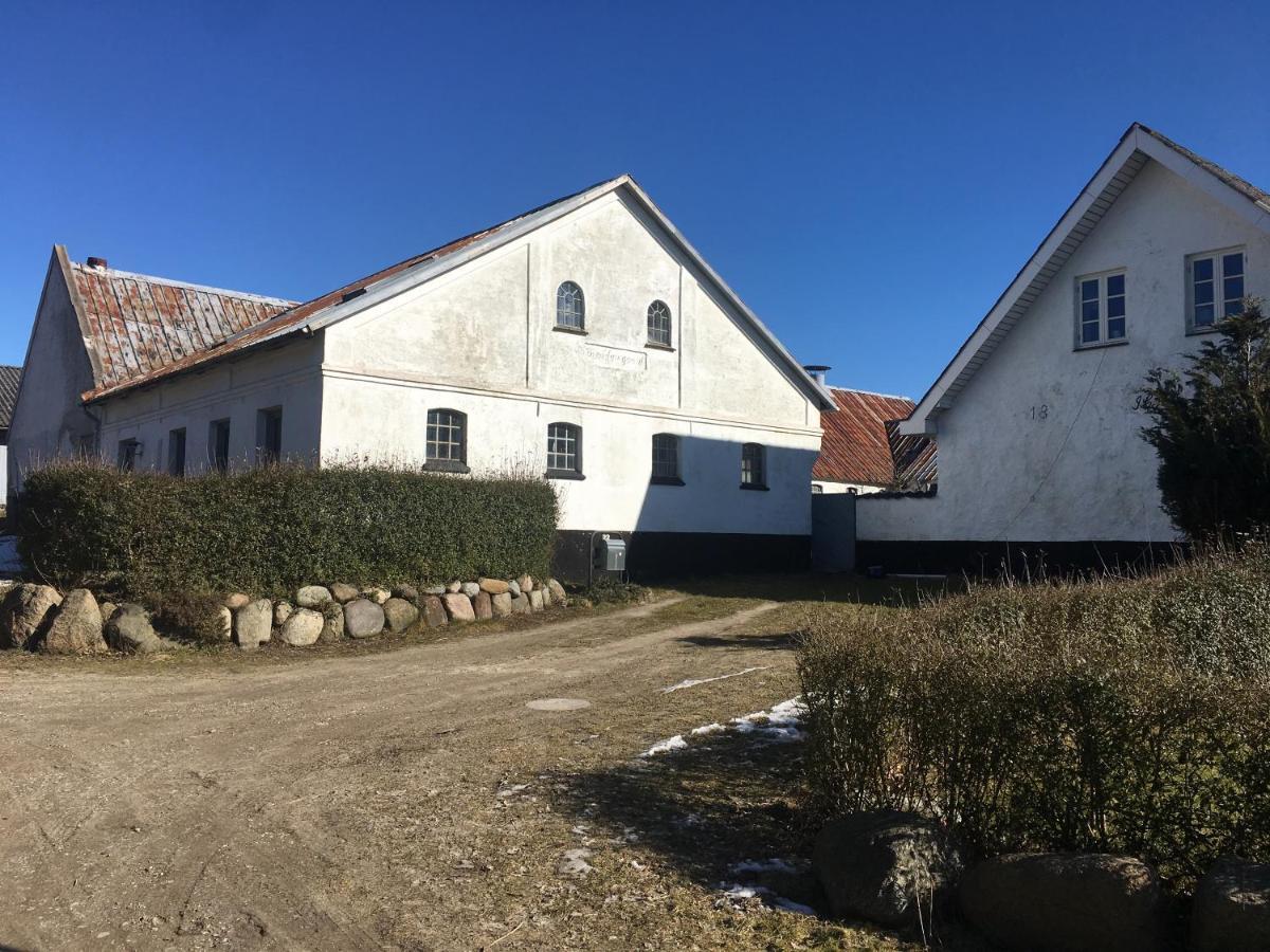 Breddamgard B&B Aabybro Экстерьер фото